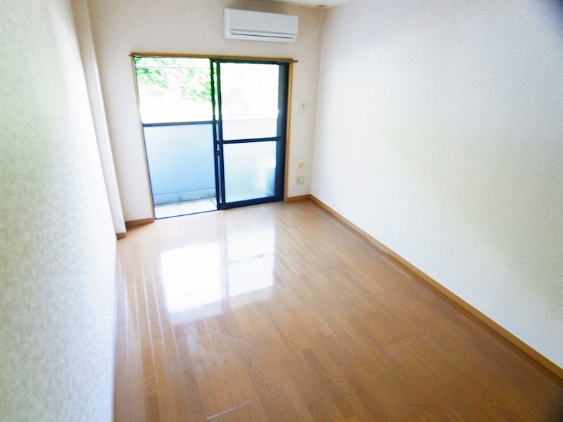 居室・リビング　同一物件別部屋