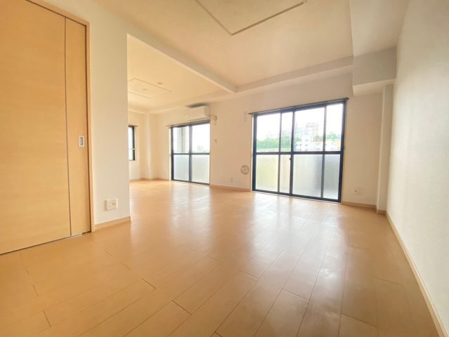 居室・リビング　※別部屋参考写真