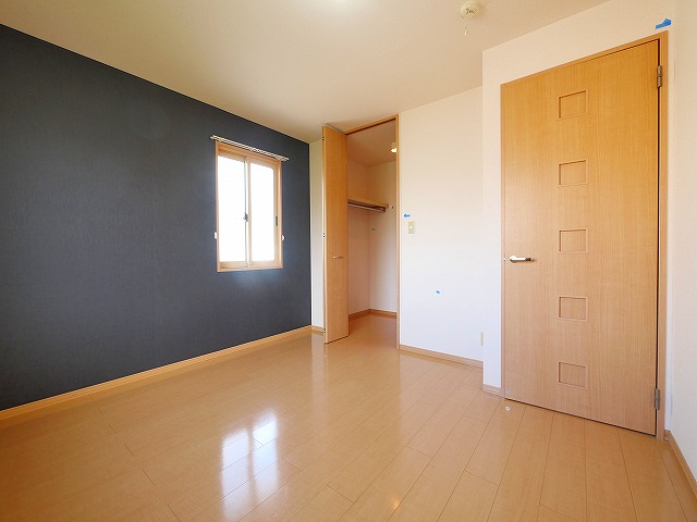 その他部屋・スペース　広くて明るい寝室