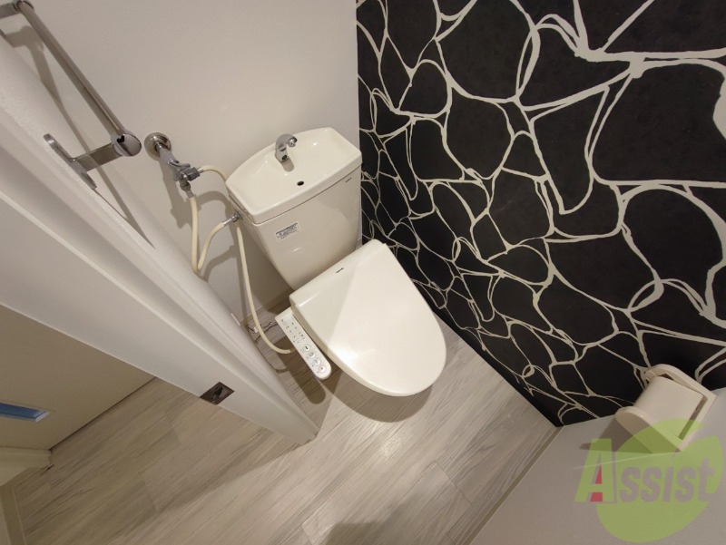 トイレ　こちらはトイレです。清潔感があり、安心して使用できます。