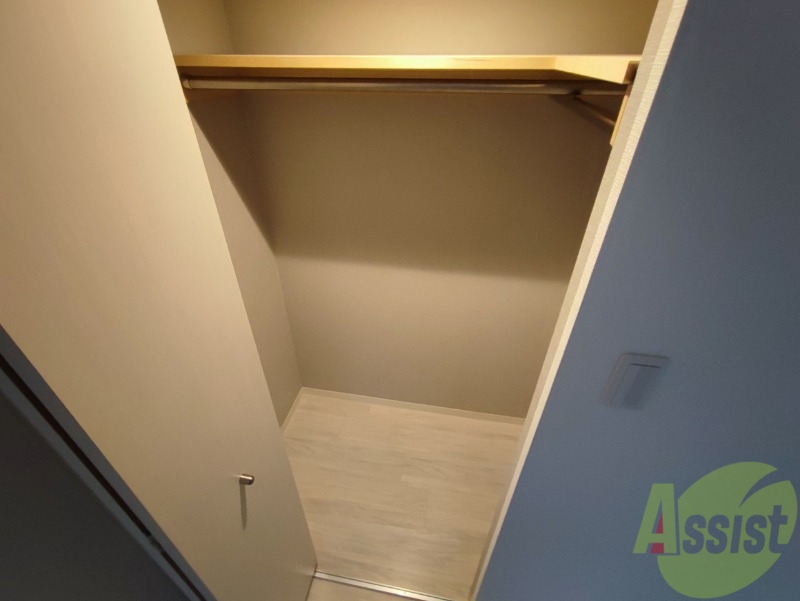 収納　寝室の収納です。部屋がすっきり片付きます。