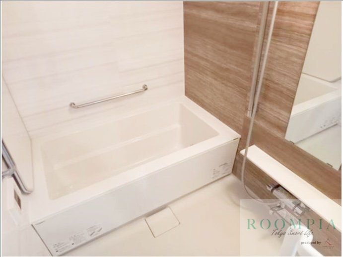 バス・シャワールーム　※同タイプの別のお部屋です。