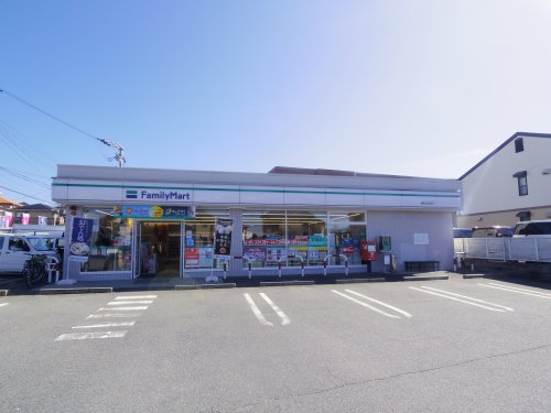 コンビニ　ファミリーマート 橿原五条野店（コンビニ）まで215m