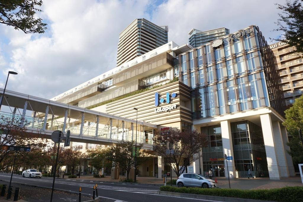 ショッピングセンター　三井ショッピングパーク ららぽーと柏の葉（ショッピングセンター）まで435m