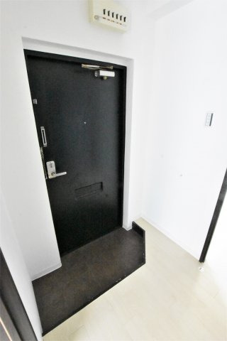 玄関　同物件、類似間取りのイメージ写真です。