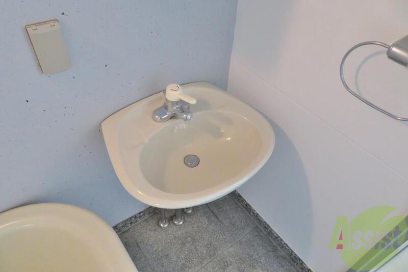 洗面設備　洗面所の写真になります。温度の調節が出来るので便利ですね。