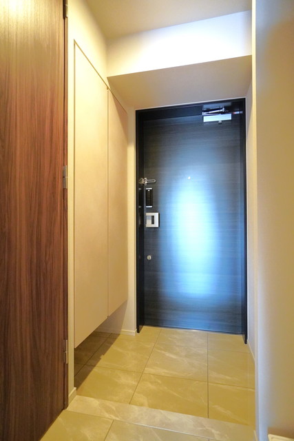 玄関　※写真は同タイプ住戸です。