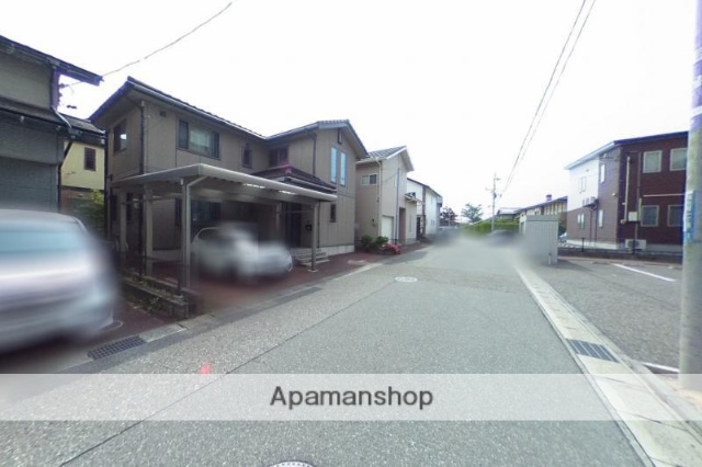 その他　前面道路（その他）まで0m