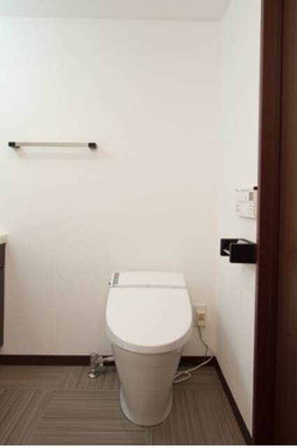 トイレ　※写真は同タイプ住戸です。