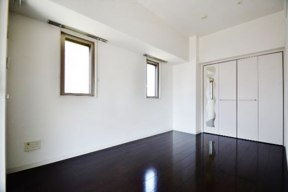 居室・リビング　両隣のいない、完全角部屋タイプ！