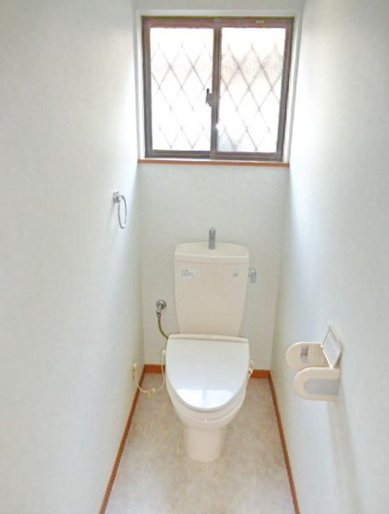 トイレ　【明るい南向きのお部屋で気分も明るく新生活♪】おすすめ物件！