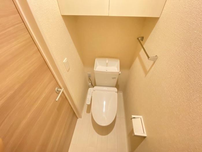 トイレ　温水洗浄暖房便座