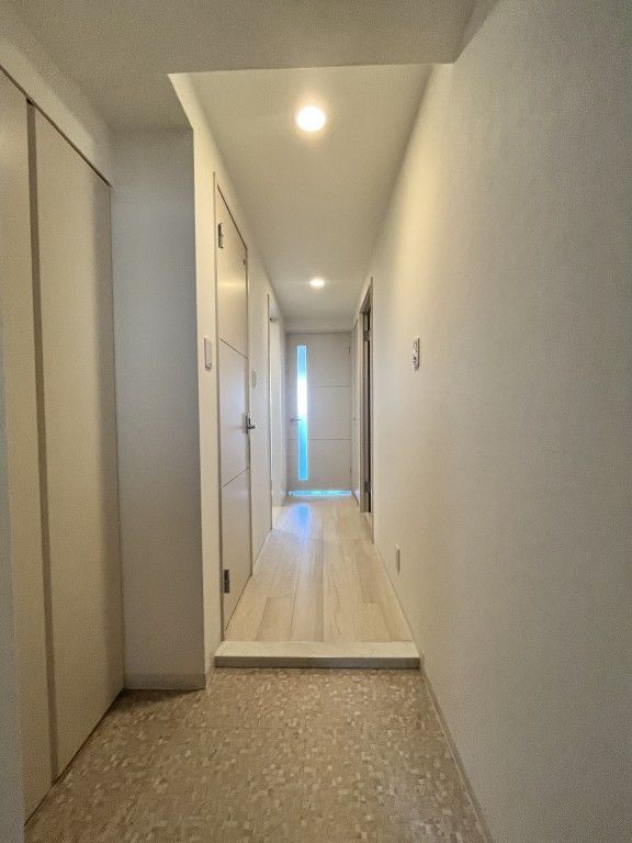 玄関　フレール江坂レジデンシャル　玄関