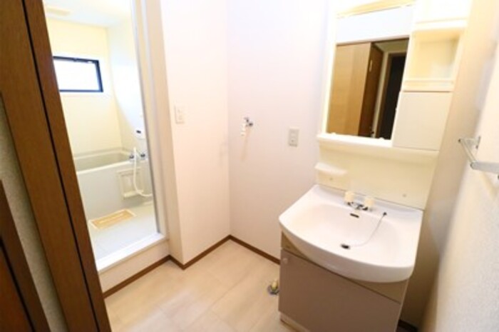 洗面設備　広い洗面スペース