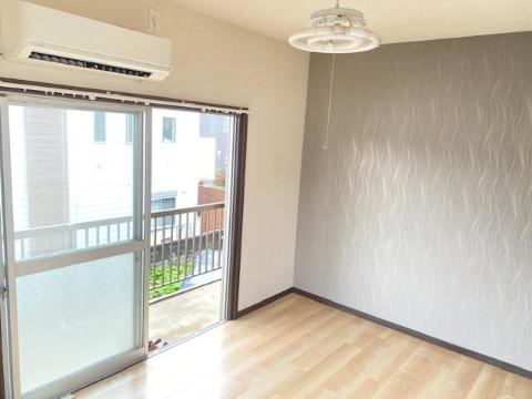 居室・リビング　室内