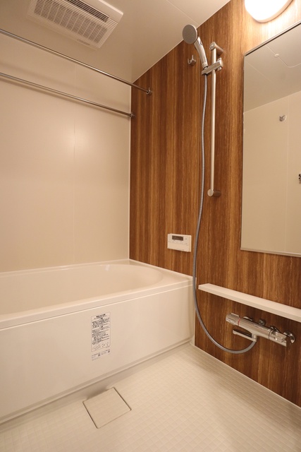 バス・シャワールーム　参考写真（当建物別部屋のものです）