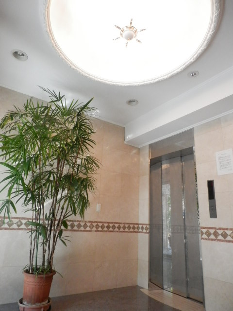 ロビー　エレベーター