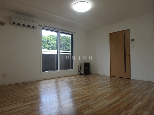 居室・リビング　東向きリビング。