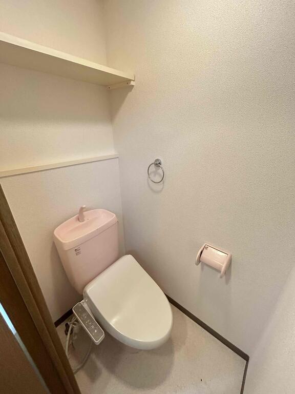 トイレ　別号室のお写真です