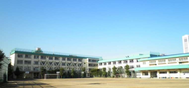 中学校　代々木中学校（中学校）まで1057m