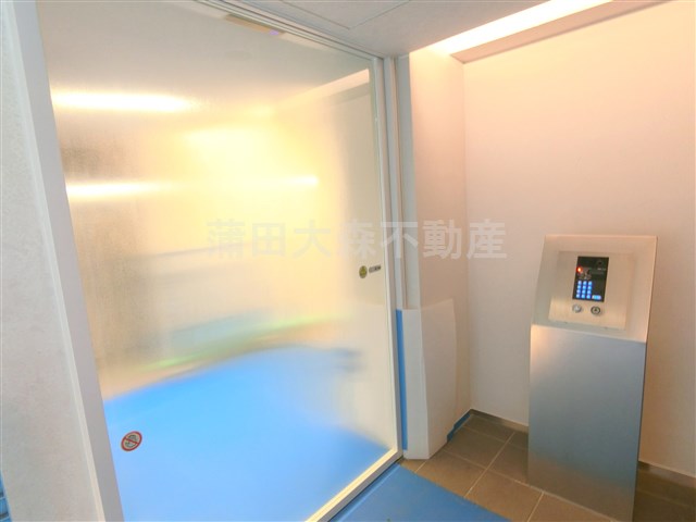 エントランス　防犯カメラTVモニター付オートロック宅配BOXメールBOX