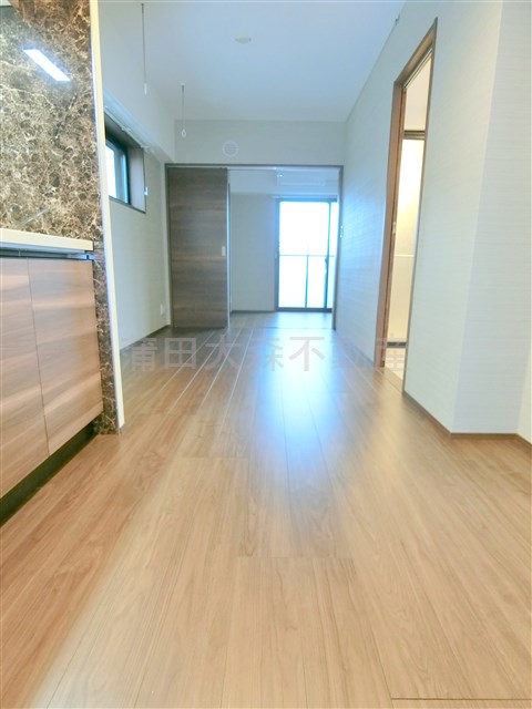 居室・リビング　DK8.5帖　ダイニングキッチン