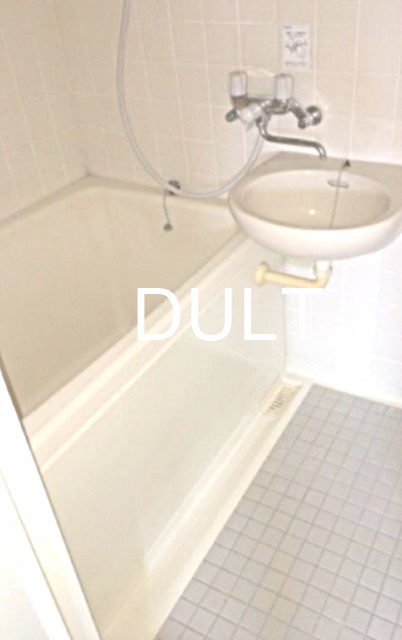 バス・シャワールーム　バスルームです。