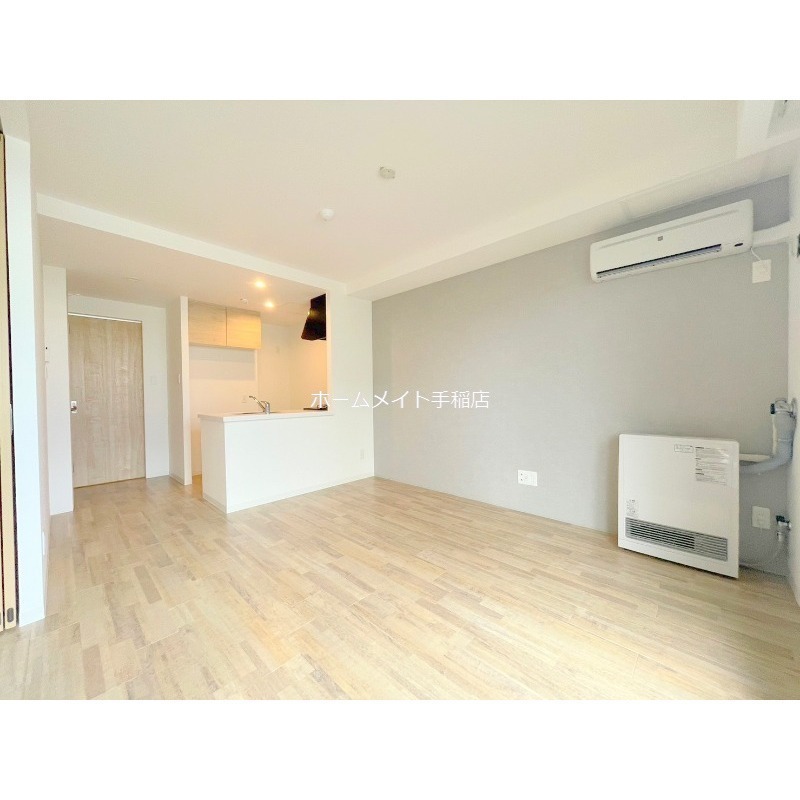 居室・リビング　明るく広々リビングスペース♪