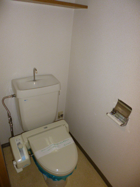 トイレ　写真は206号室です（参考）