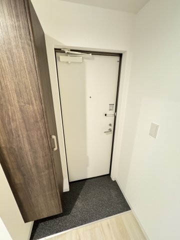 玄関　※建築中の為、同ハウスメーカー施工イメージです。