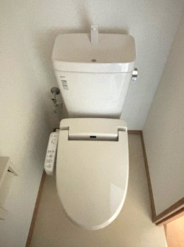 トイレ　清潔感のあるトイレです