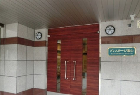 エントランス　建物の内部です