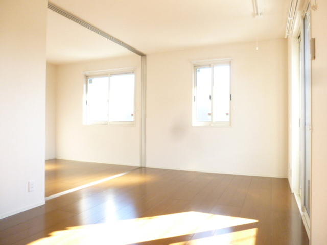 居室・リビング　居室全景