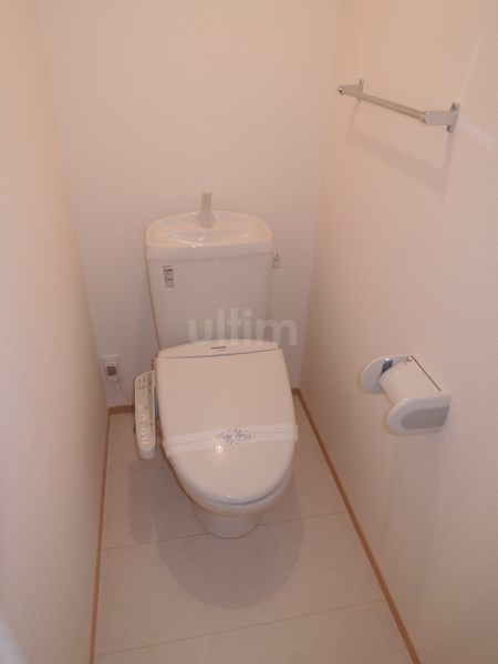 トイレ　※別のお部屋のお写真です。御参考までに。