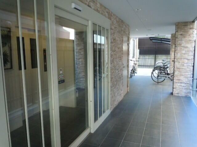 エントランス　エントランス