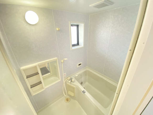 バス・シャワールーム　あったかお風呂でポッカポカ　　追い焚き機能付き