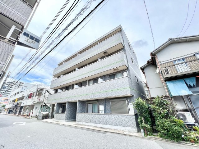 建物外観　落ち着いた雰囲気の外観です