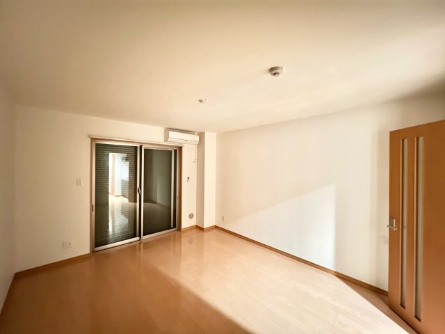 居室・リビング　※別部屋参考写真