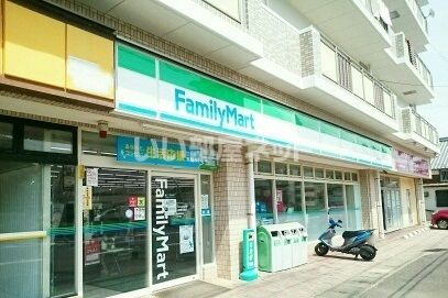コンビニ　ファミリーマート入喜屋相浦店（コンビニ）まで383m