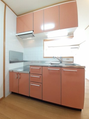 キッチン　コンパクトなキッチンで掃除もラクラク