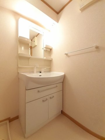 洗面設備　忙しい朝には欠かせない洗面所です