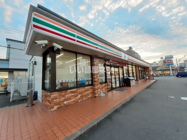 コンビニ　セブン-イレブン 鳥栖中央店（コンビニ）まで484m