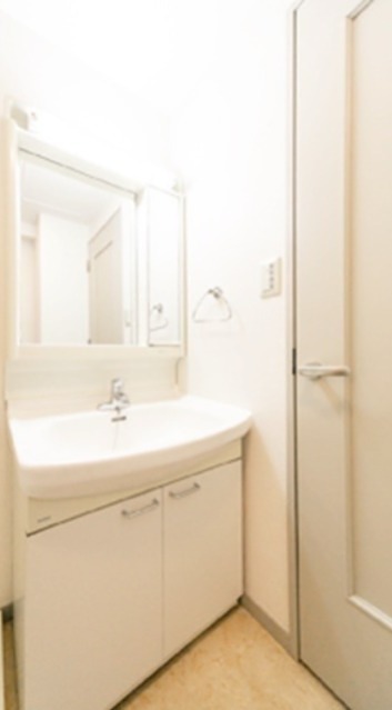 洗面設備　※同仕様写真含む