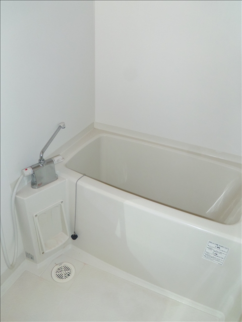 バス・シャワールーム　落ち着いた空間のお風呂です