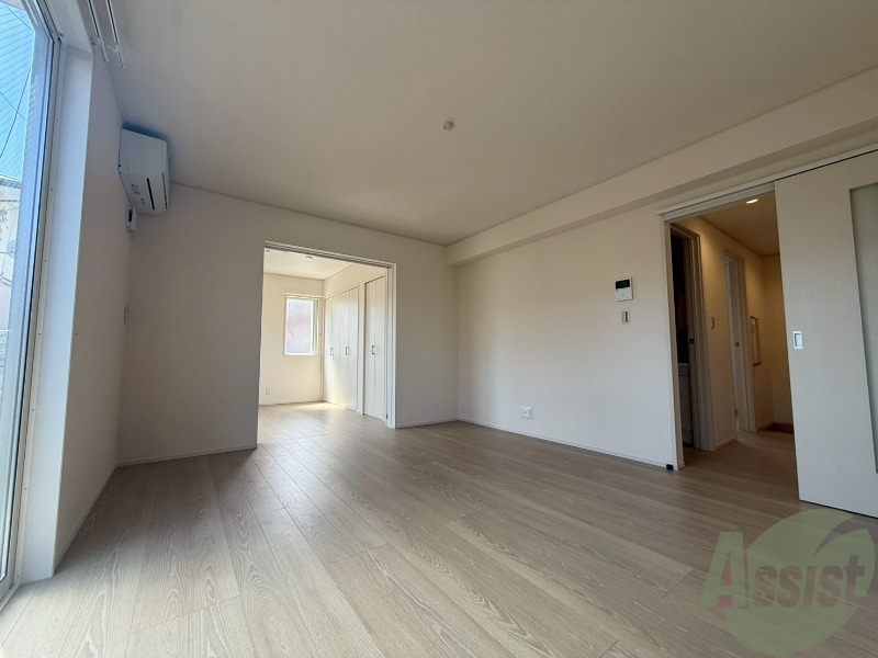 居室・リビング　リビングは１３．８帖のＬＤＫです。広々していますね。