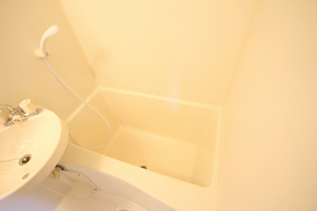 バス・シャワールーム　※別室の参考写真の為、現況優先です。