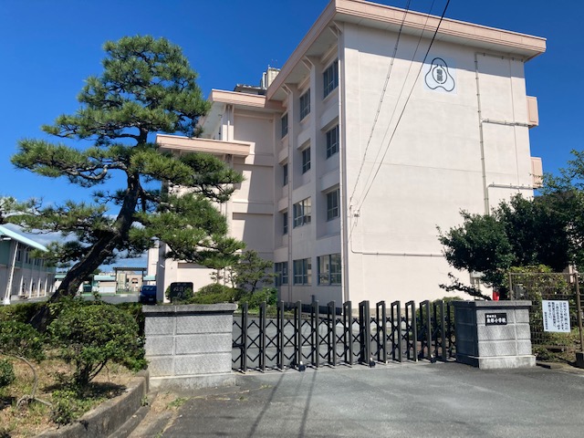 小学校　磐田市立東部小学校（小学校）まで657m