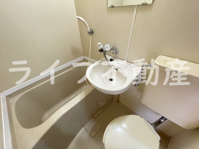 洗面設備　使いやすい独立洗面台です