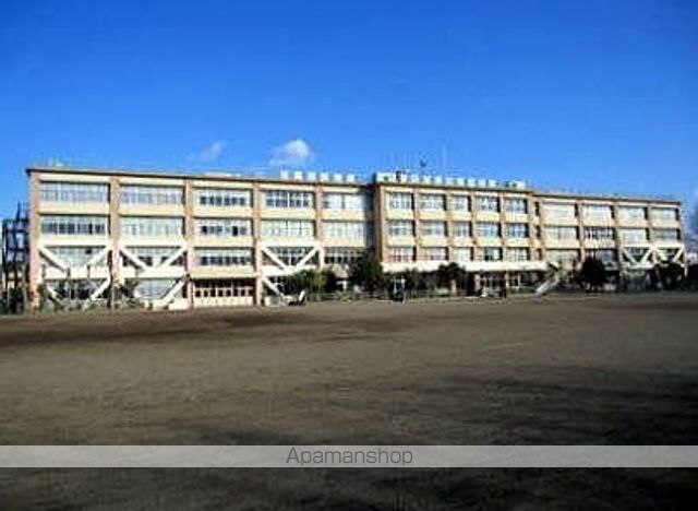 中学校　東大和市立第三中学校（中学校）まで465m