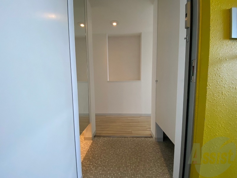 玄関　玄関の様子です。明るい印象ですね。気分もあがりそう。